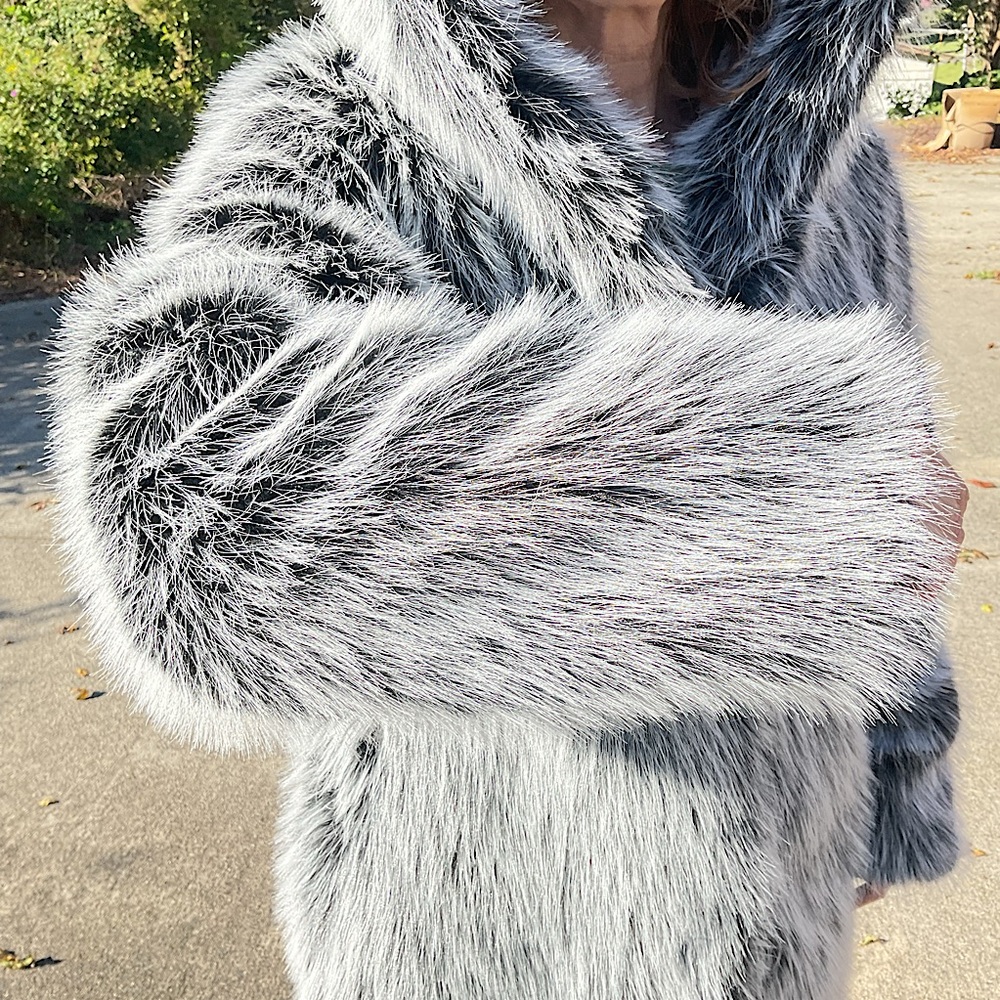 NWT  Faux Fur Arctic Fox Silver Black Long Thick Heavy Beautifulb Coat Large - Picture 9 of 16